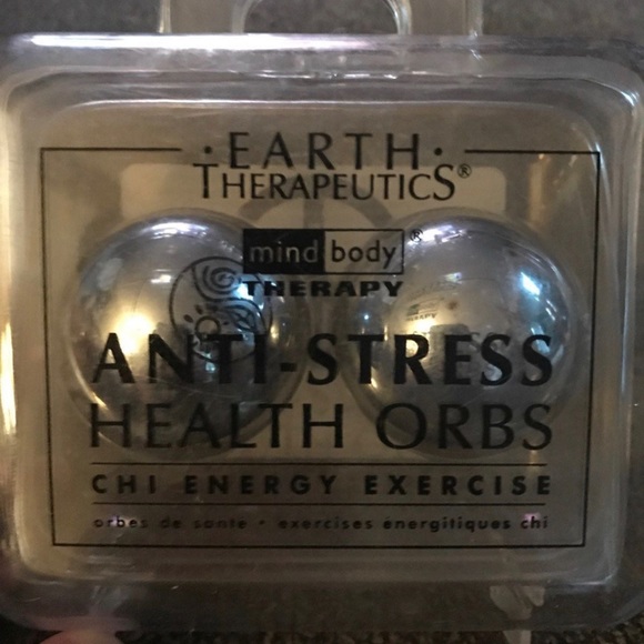 Earth Therapeutics Health Orbs In carrying case - Picture 3 of 4
